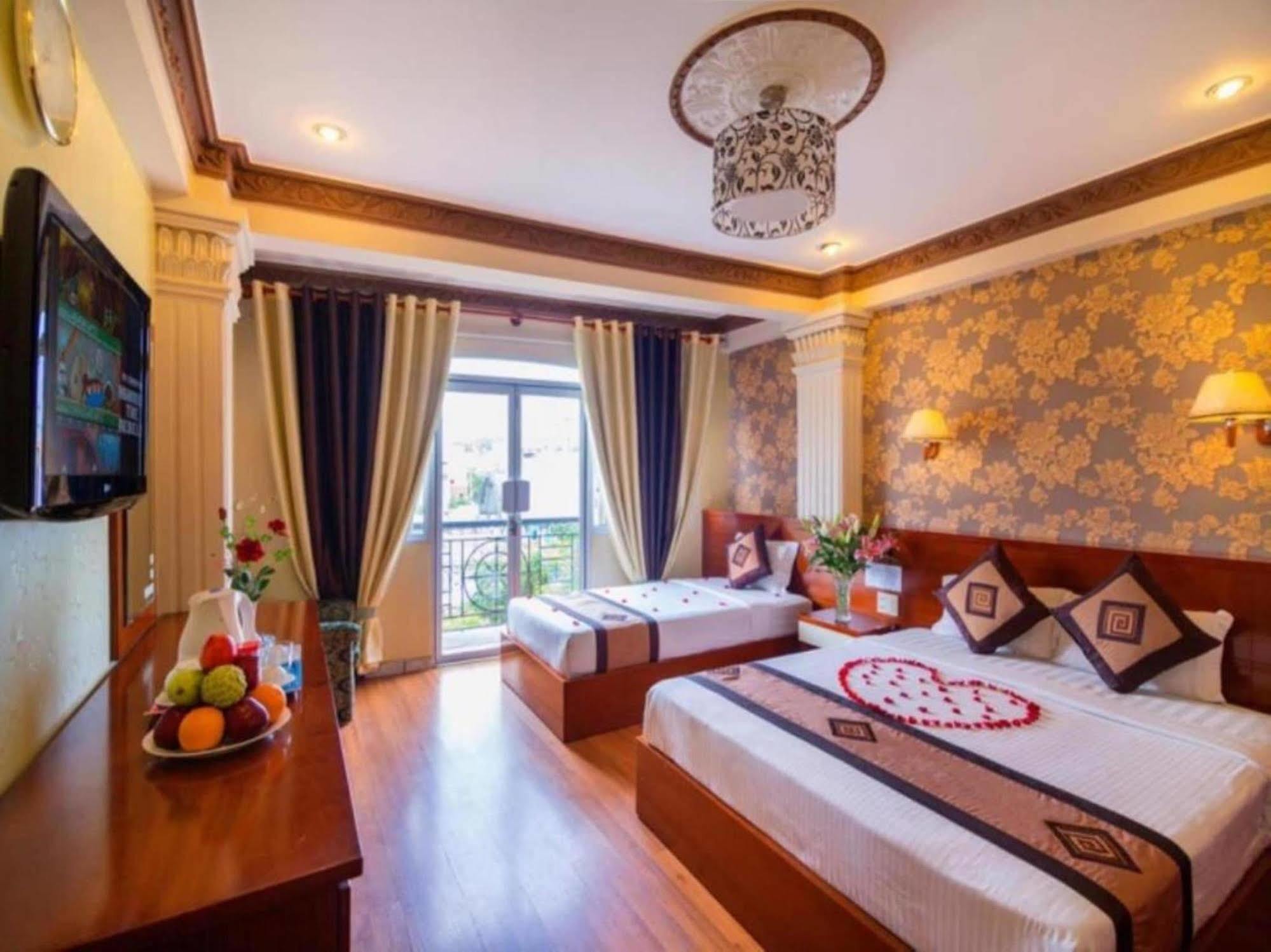 Cosmo Square Hotel Ho Şi Min Dış mekan fotoğraf