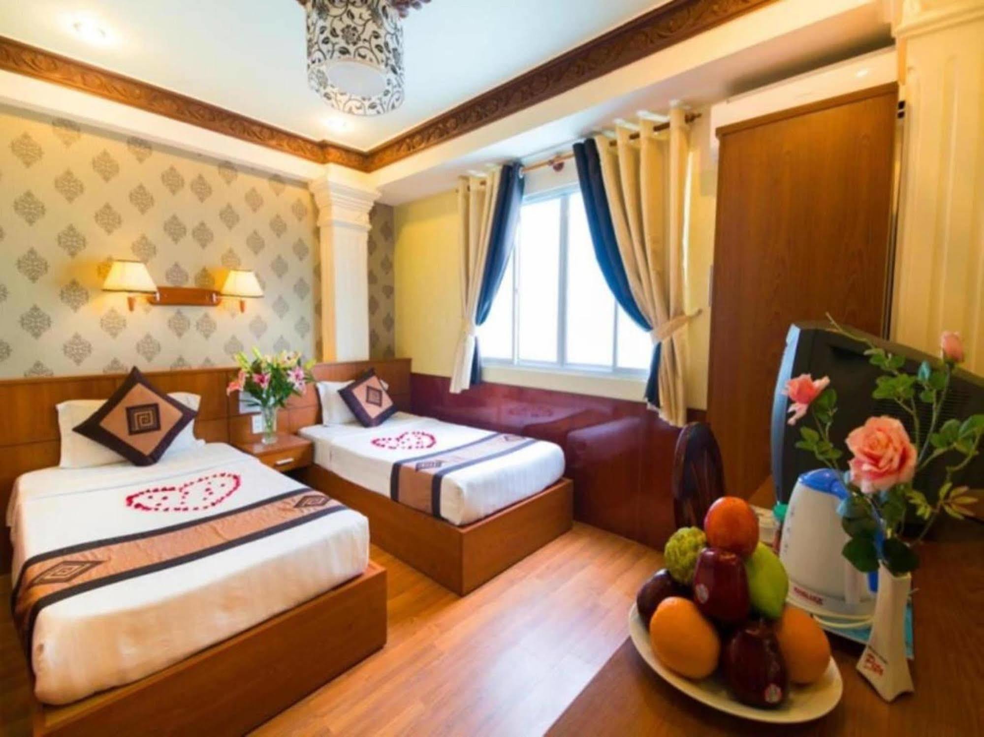 Cosmo Square Hotel Ho Şi Min Dış mekan fotoğraf