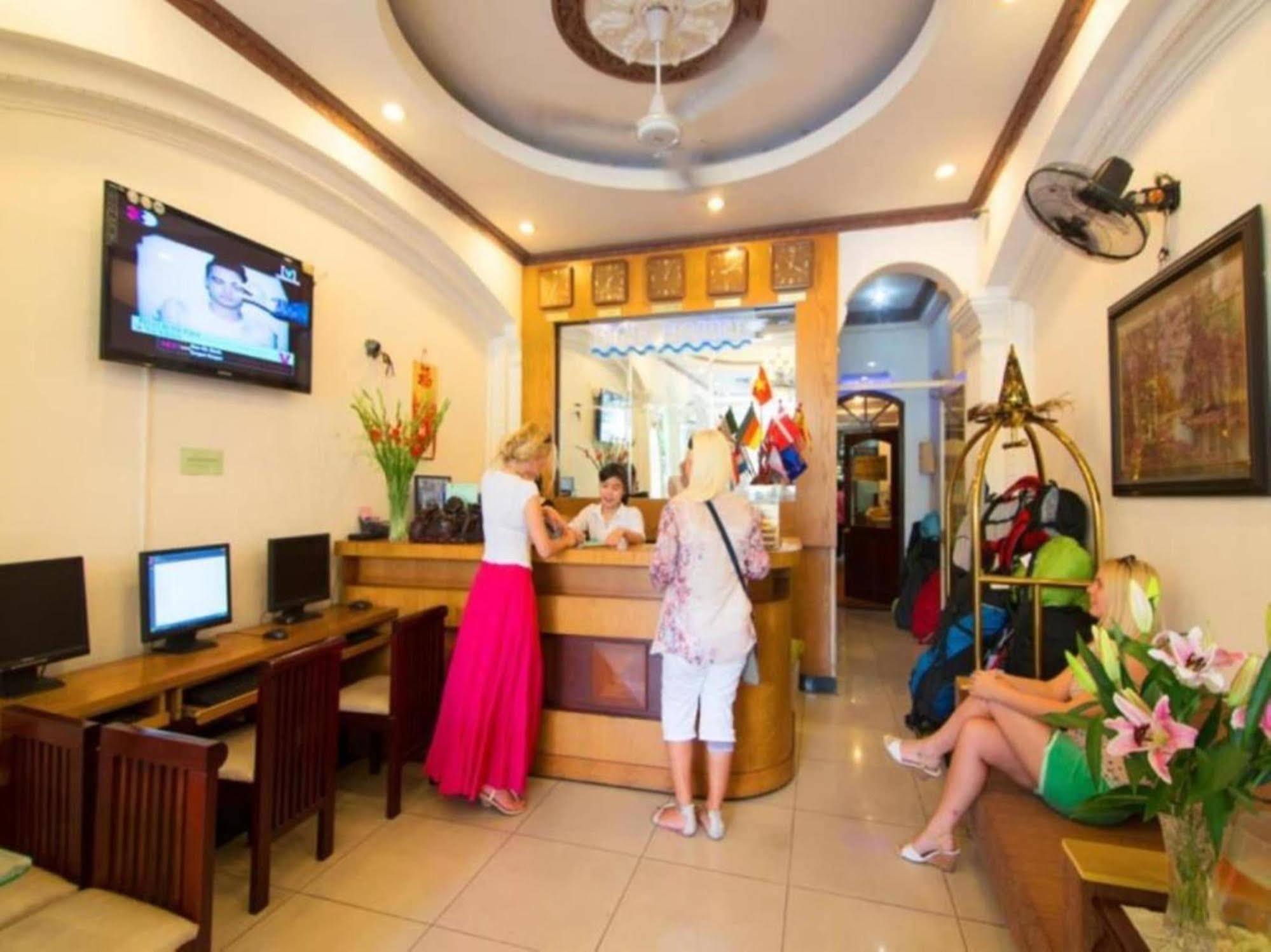 Cosmo Square Hotel Ho Şi Min Dış mekan fotoğraf